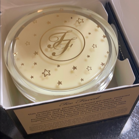 Too faced pineapple glow face mask - Picture 6 of 8